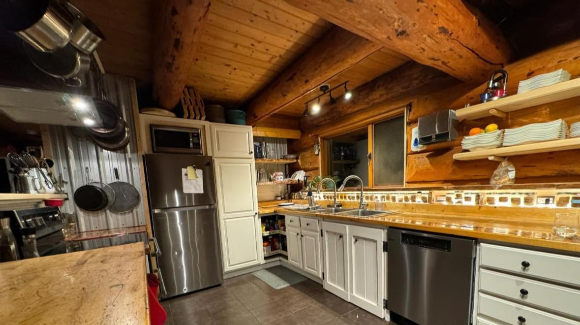 Mount Logan Ecolodge & Retreat Center هاينز جانكشن المظهر الخارجي الصورة